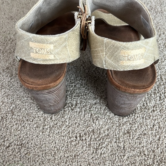 Tom’s Open Toed Sandel Heels - Picture 4 of 7